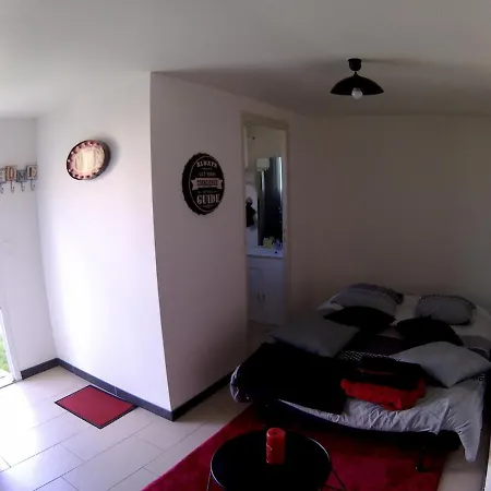 Petit Independant Tres Proche 24h Et Parc Des Expositions Дом отдыха Ле-Ман