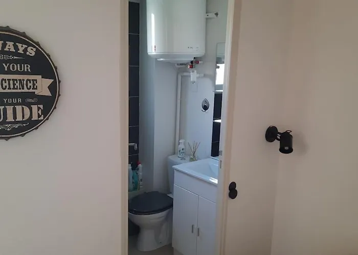 Petit Independant Très Proche 24h Et Parc Des Expositions